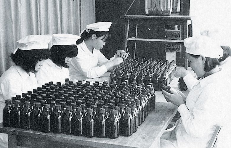 1967 성수동 공장 건설 직후의 제품 생산 모습